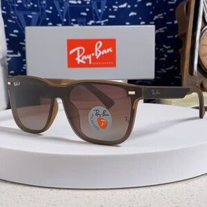 Ray-Ban Classic Gold Aviator Shades Unisex .